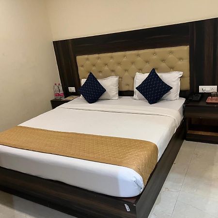 Hotel Ivy Plaza Luxury New Delhi Eksteriør bilde