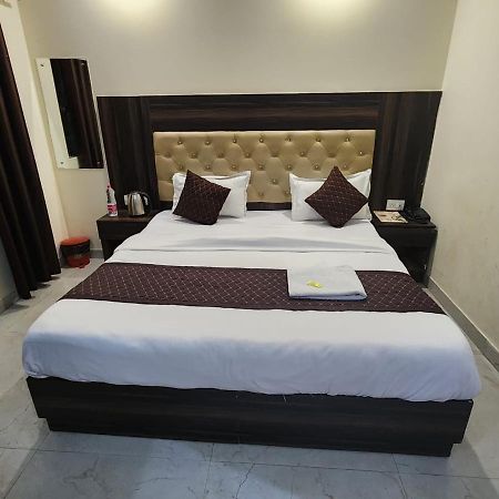 Hotel Ivy Plaza Luxury New Delhi Eksteriør bilde