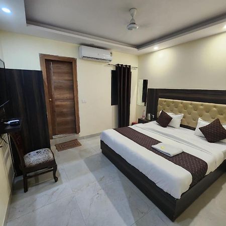 Hotel Ivy Plaza Luxury New Delhi Eksteriør bilde