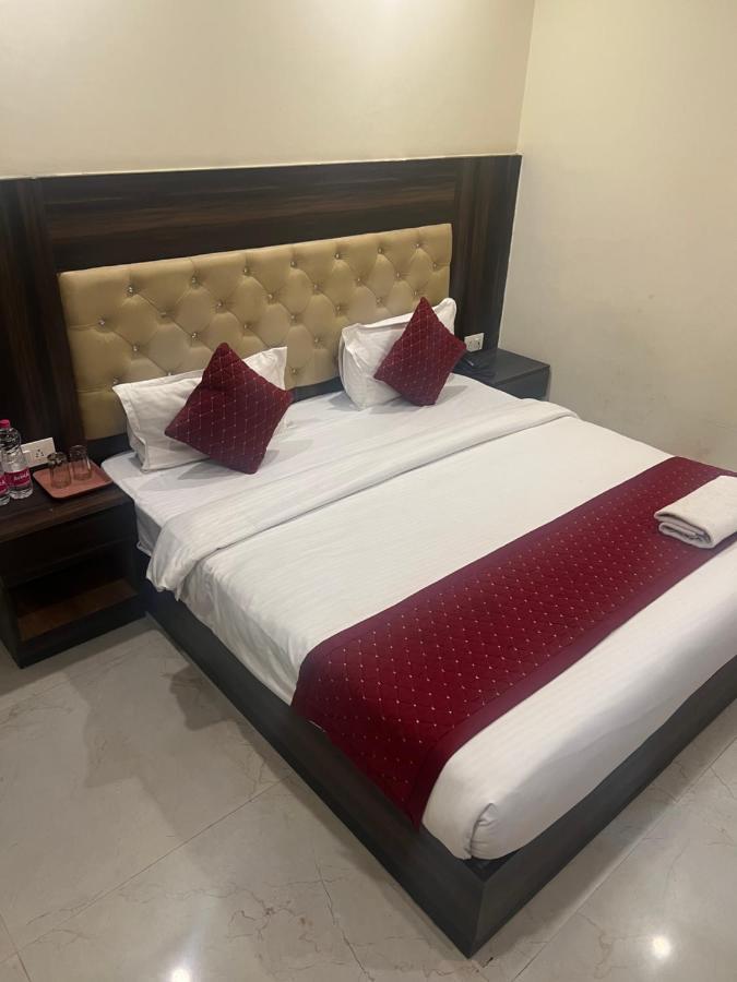 Hotel Ivy Plaza Luxury New Delhi Eksteriør bilde