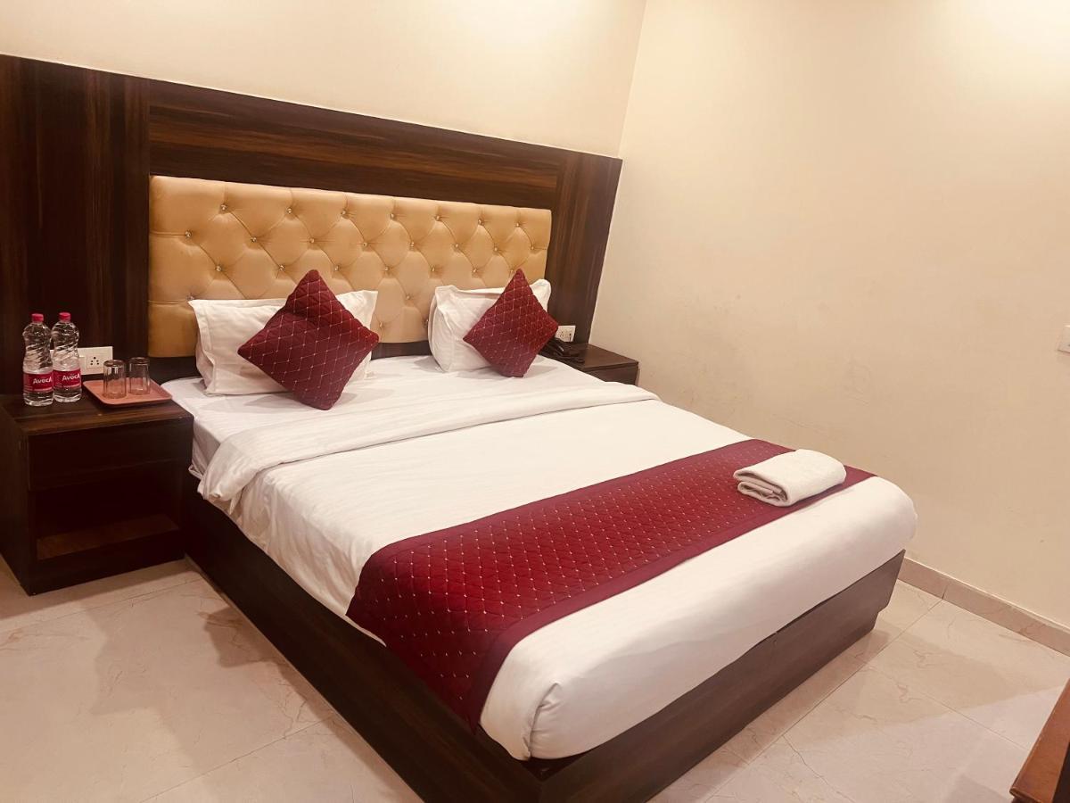 Hotel Ivy Plaza Luxury New Delhi Eksteriør bilde