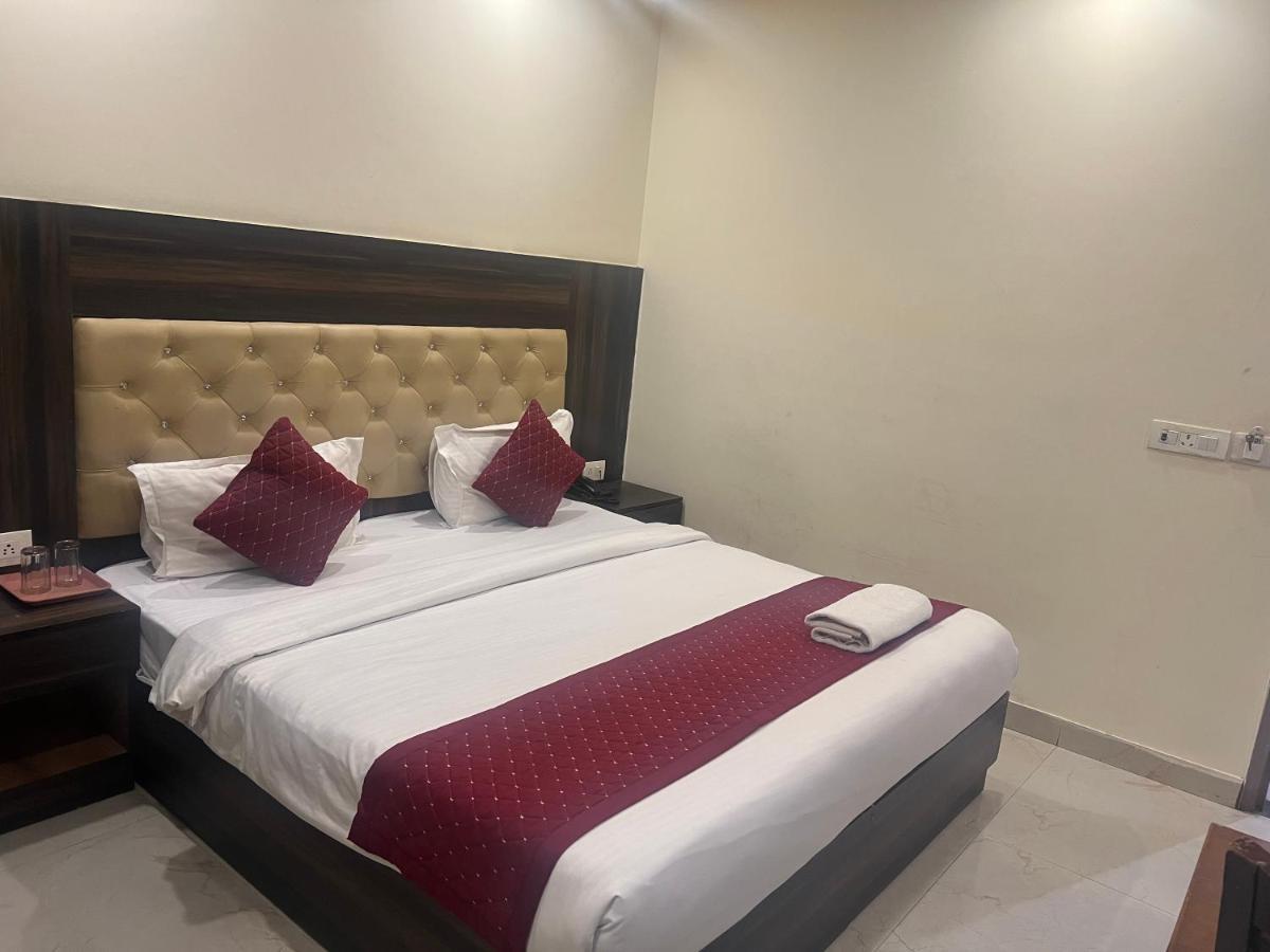 Hotel Ivy Plaza Luxury New Delhi Eksteriør bilde