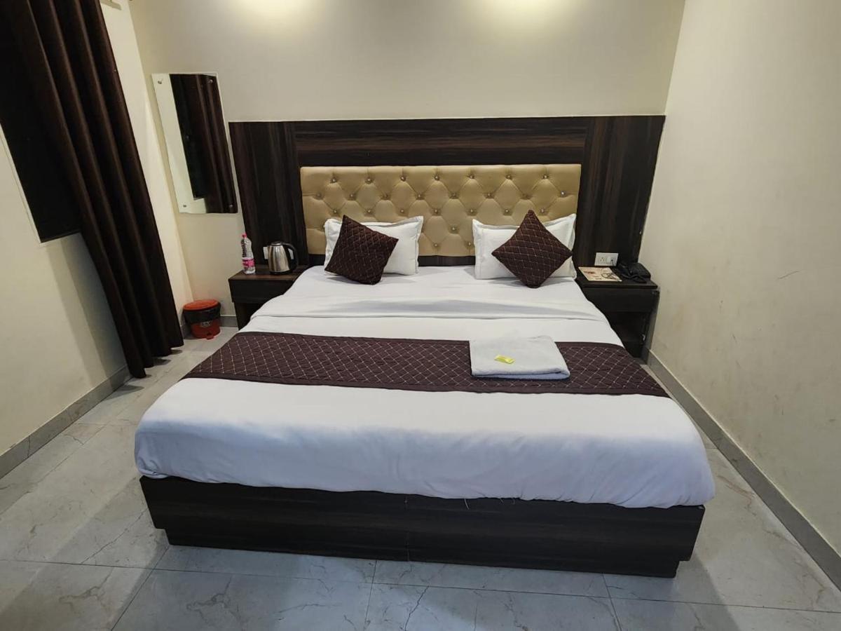 Hotel Ivy Plaza Luxury New Delhi Eksteriør bilde