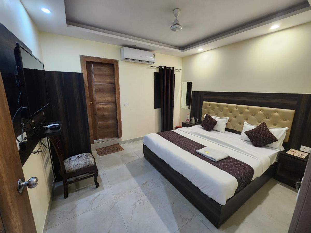 Hotel Ivy Plaza Luxury New Delhi Eksteriør bilde