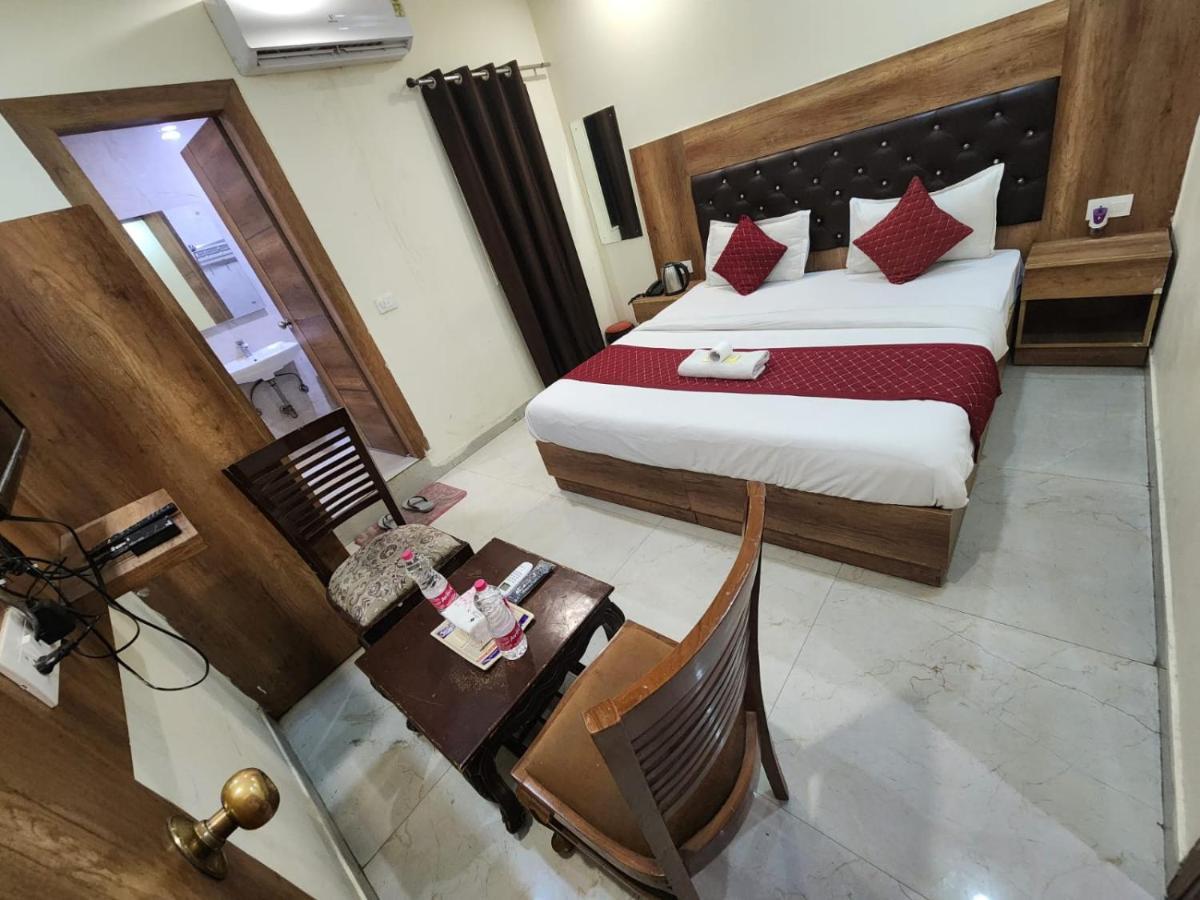 Hotel Ivy Plaza Luxury New Delhi Eksteriør bilde
