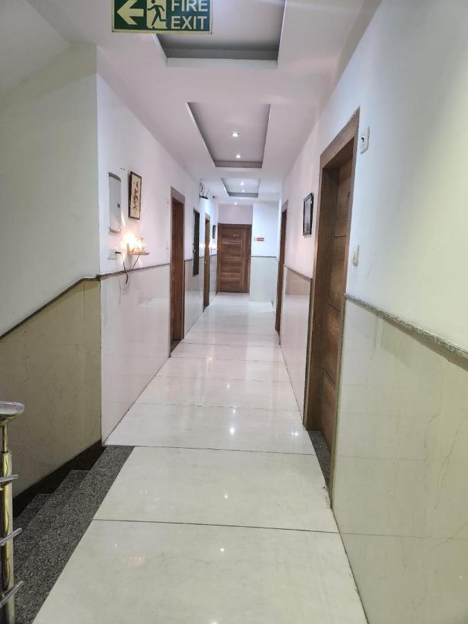 Hotel Ivy Plaza Luxury New Delhi Eksteriør bilde