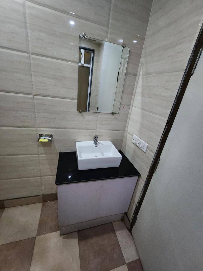 Hotel Ivy Plaza Luxury New Delhi Eksteriør bilde